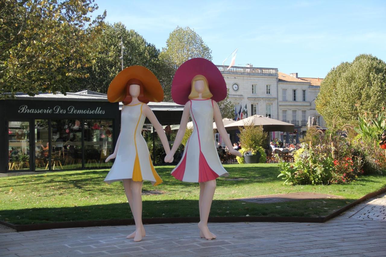Les Demoiselles De Rochefort Exterior foto